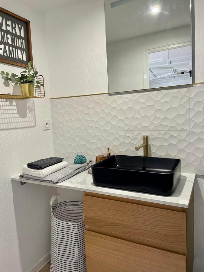 Le Garengeot - Wifi - Centre Ville - Property Rental Nm Vitré Dış mekan fotoğraf
