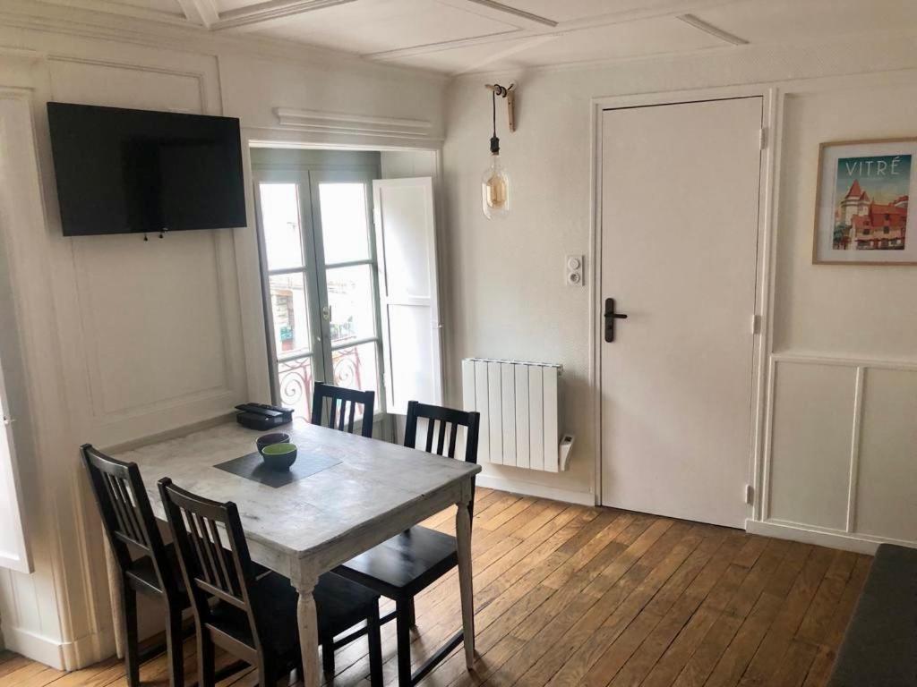 Le Garengeot - Wifi - Centre Ville - Property Rental Nm Vitré Dış mekan fotoğraf